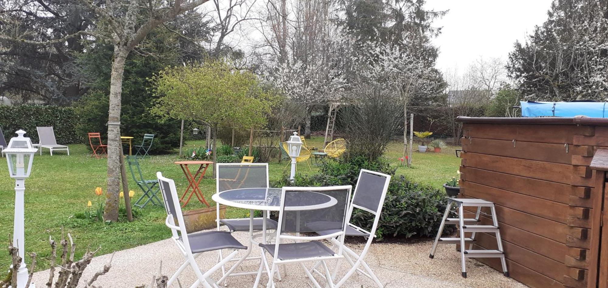 Hotel Le Jardin De Josseline Amboise Esterno foto