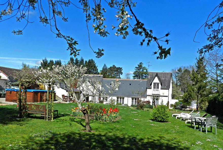 Hotel Le Jardin De Josseline Amboise Esterno foto